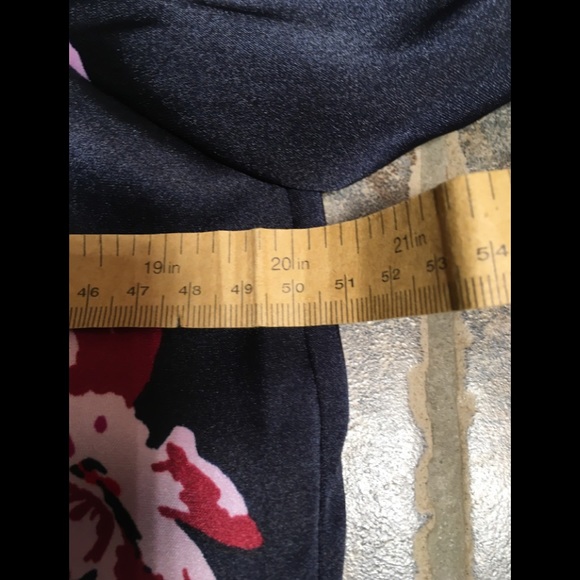 🌺 JOIE floral print blouse with statement sleeves. Large NWT - Picture 8 of 12